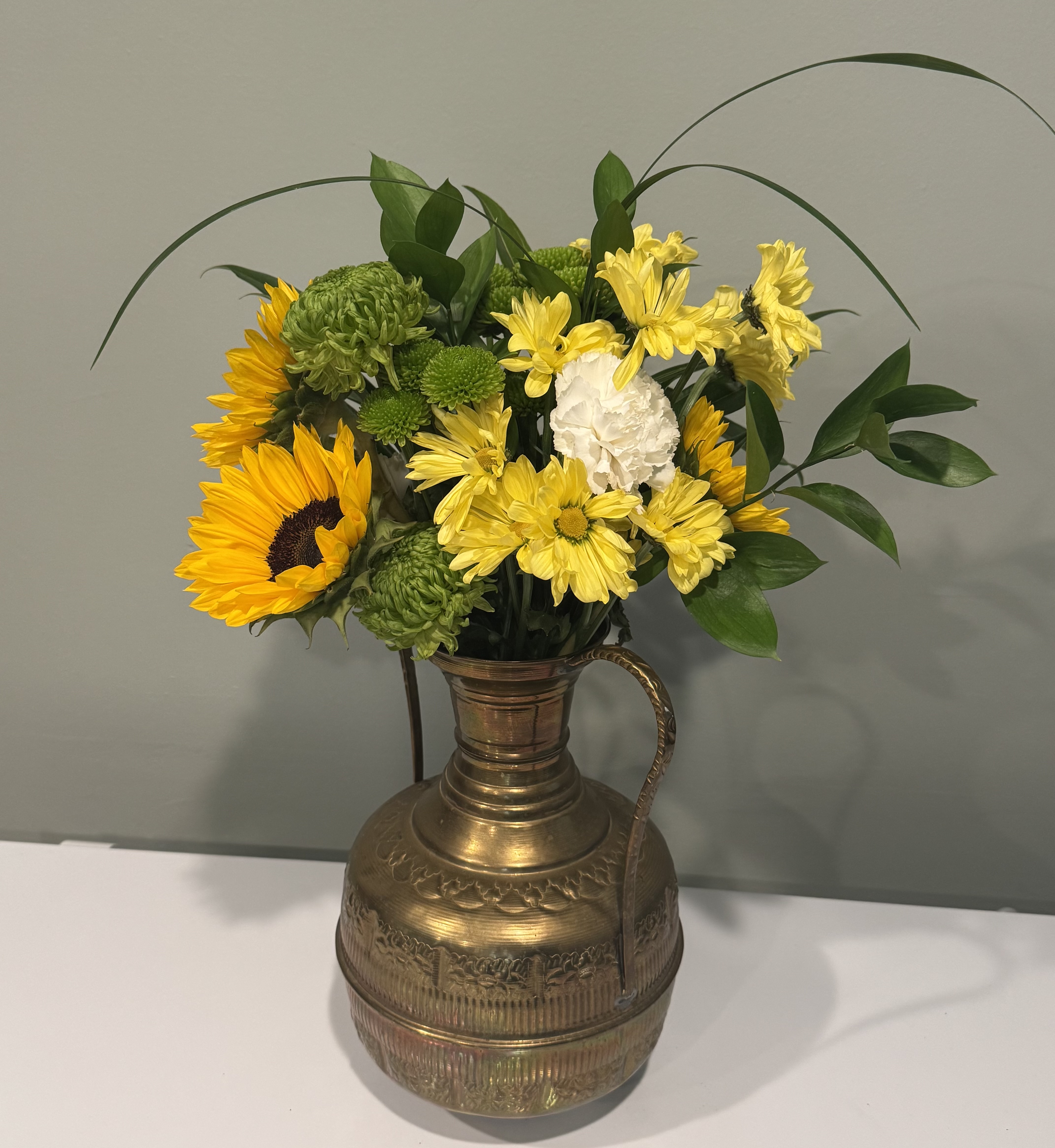 Modern hand-tied bouquet
